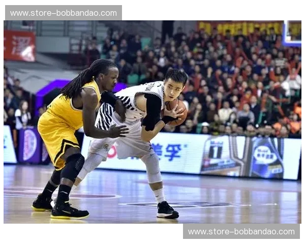 巅峰对决！新疆vs广东直播：当大漠孤烟遇上南粤雄狮，这不只是一场篮球赛